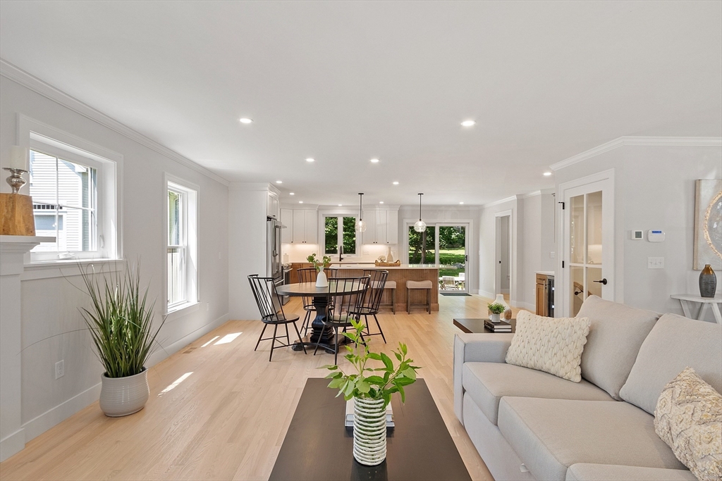42 Hillside Ave