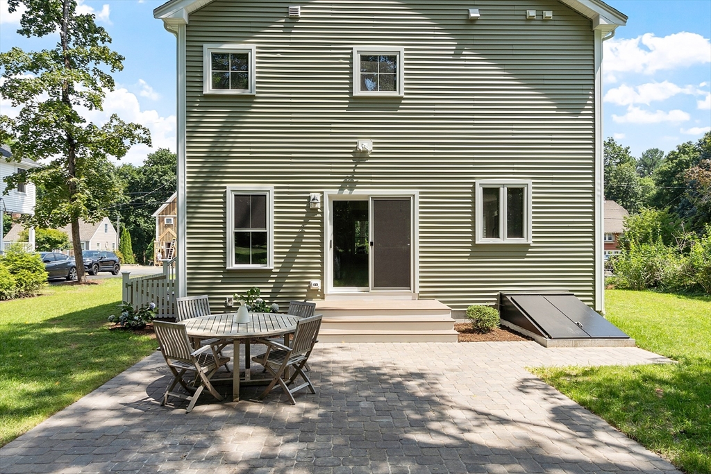 42 Hillside Ave