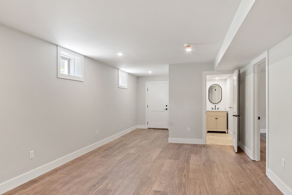 42 Hillside Ave