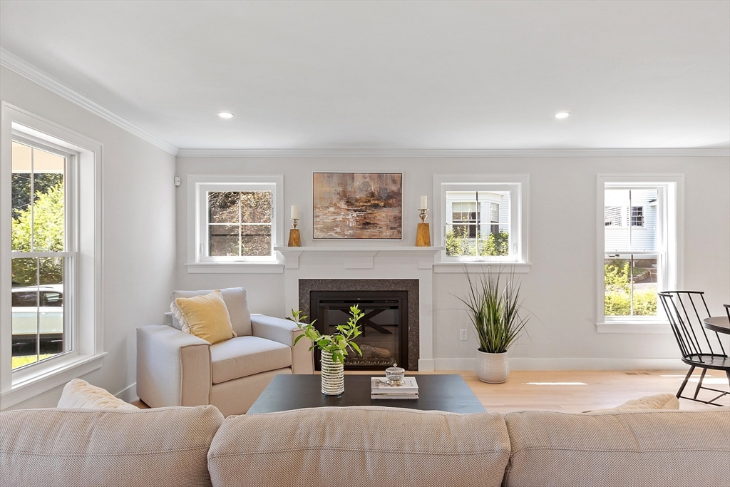 42 Hillside Ave