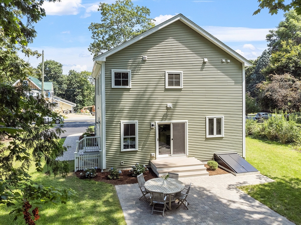 42 Hillside Ave