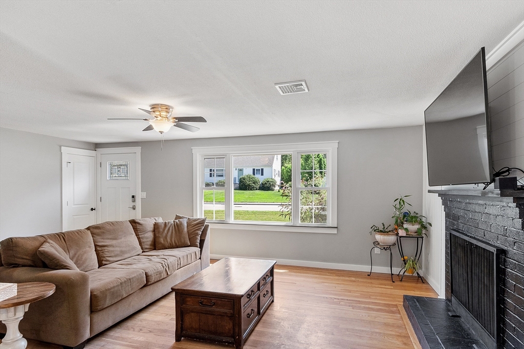 5 Dartmouth Dr