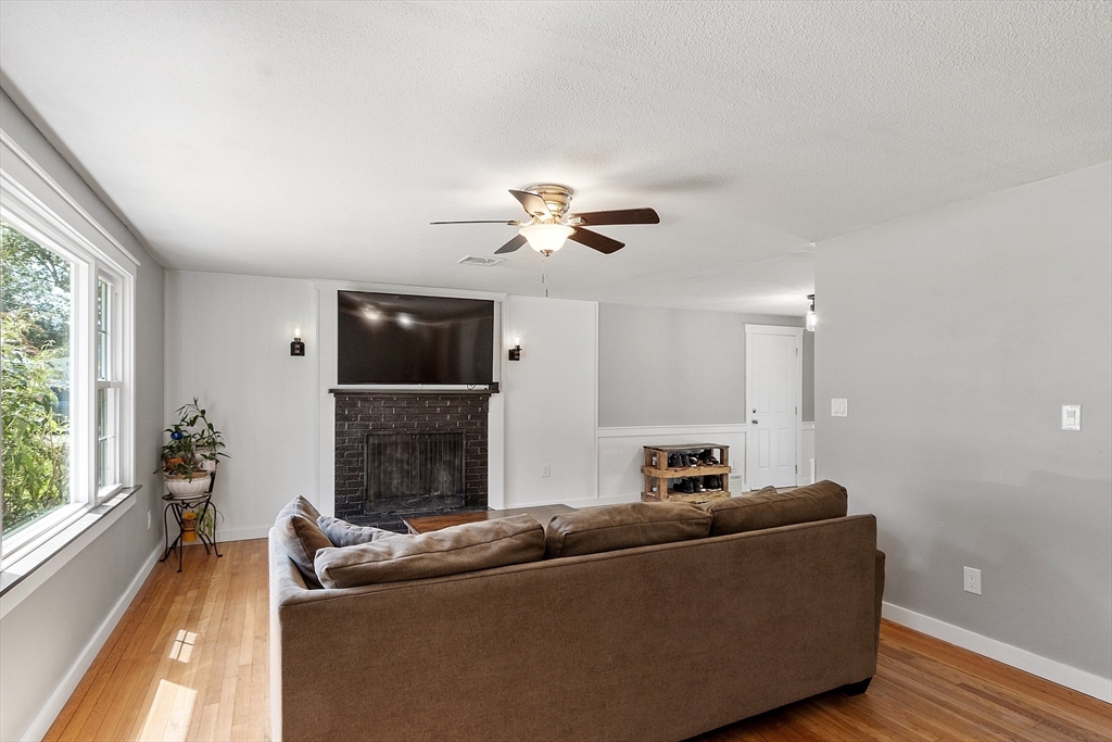5 Dartmouth Dr
