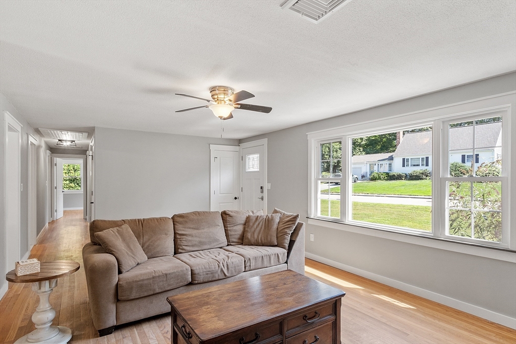 5 Dartmouth Dr