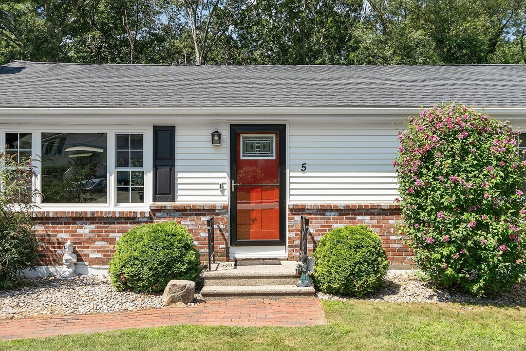 5 Dartmouth Dr