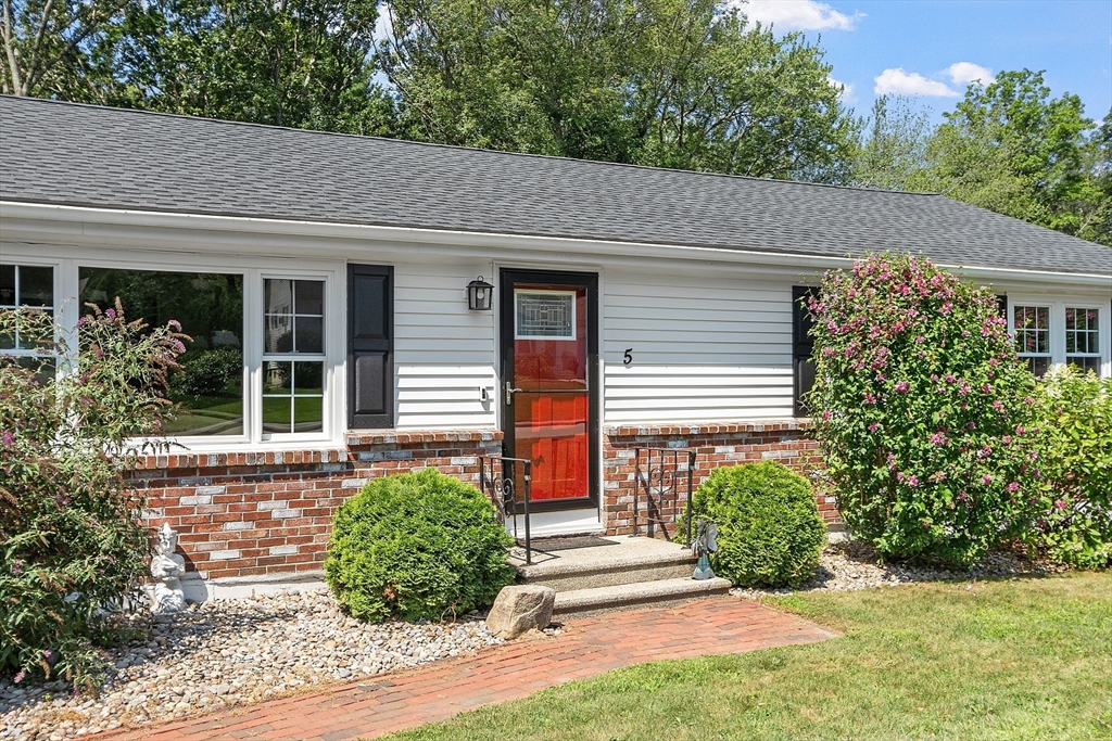 5 Dartmouth Dr