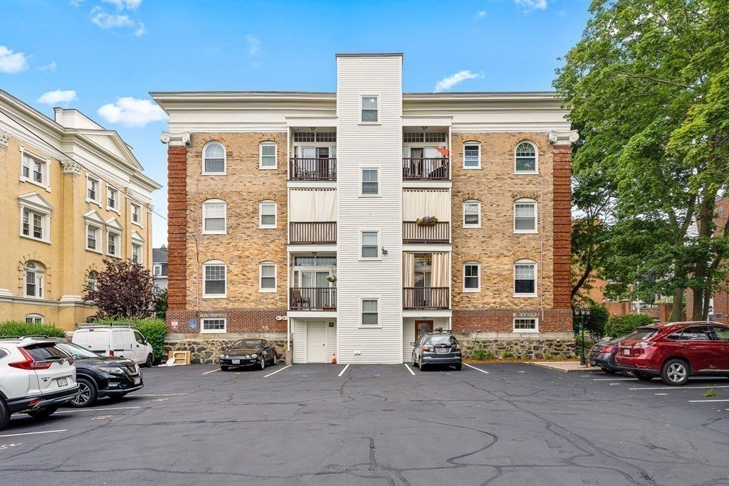 306 Main Street # 10