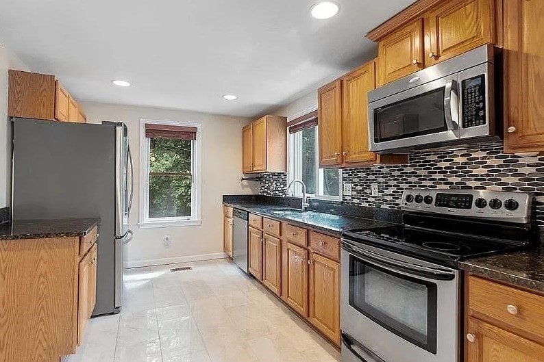 22 Bishop St, Natick
