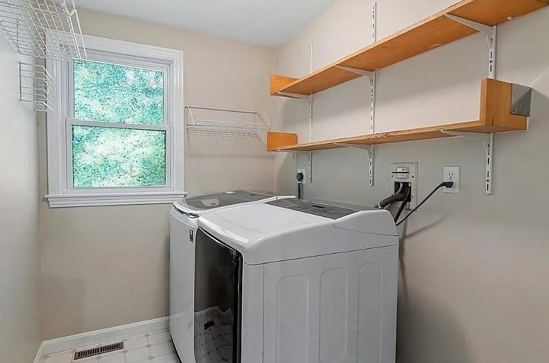 22 Bishop St, Natick