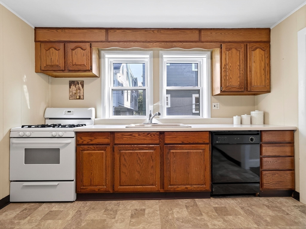 9 Farragut Ave # 9