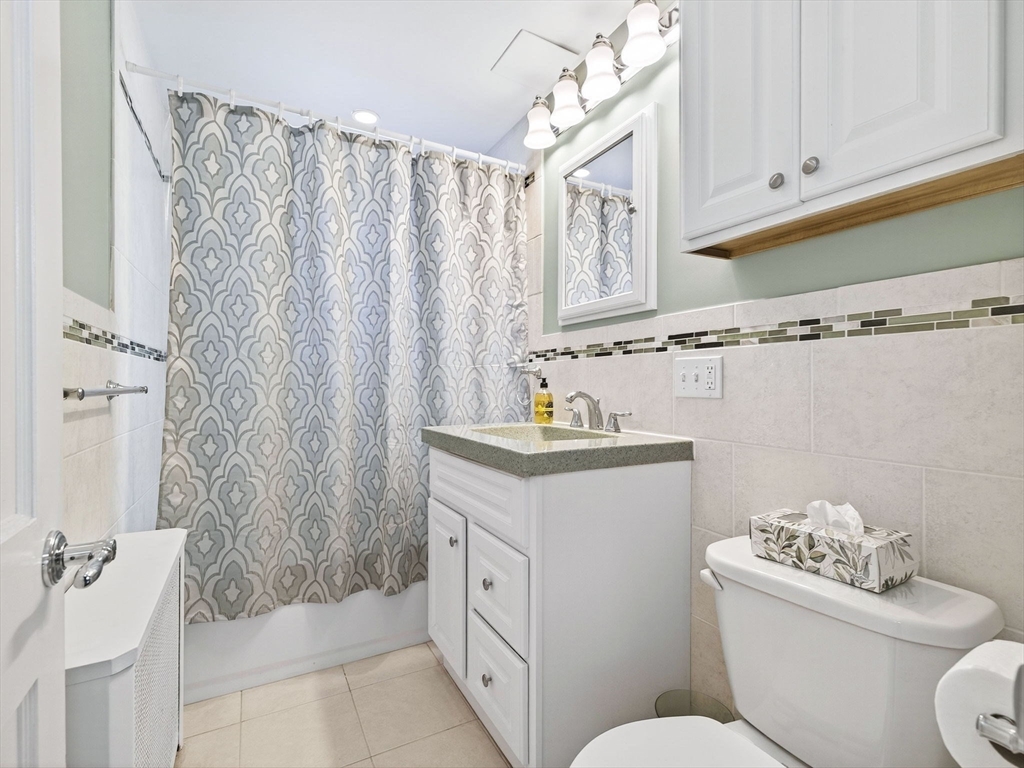 9 Farragut Ave # 9