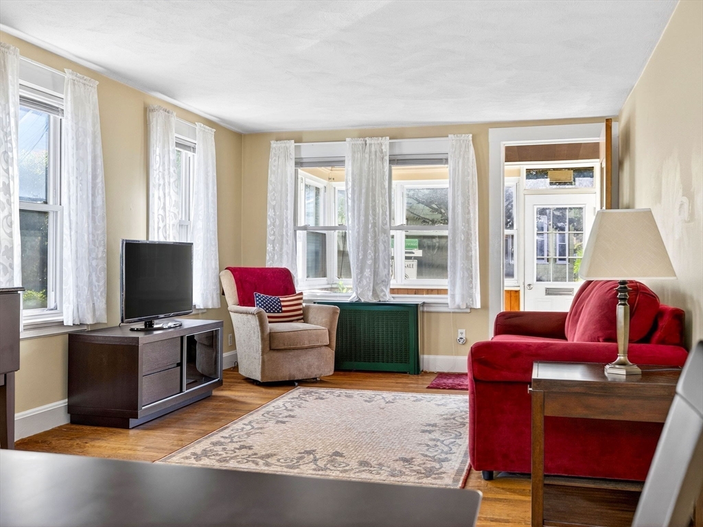 9 Farragut Ave # 9