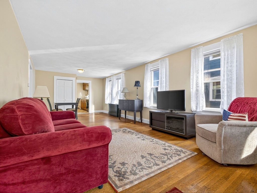 9 Farragut Ave # 9