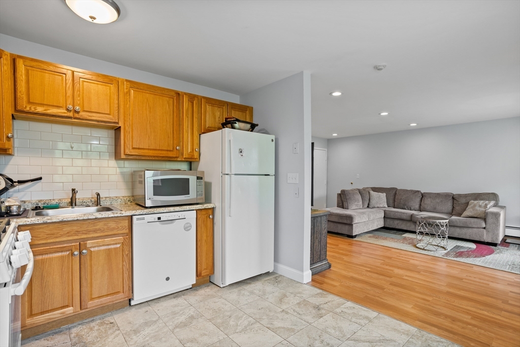23 Fernview Ave # 4