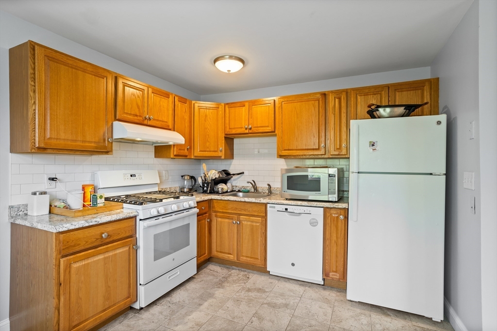 23 Fernview Ave # 4