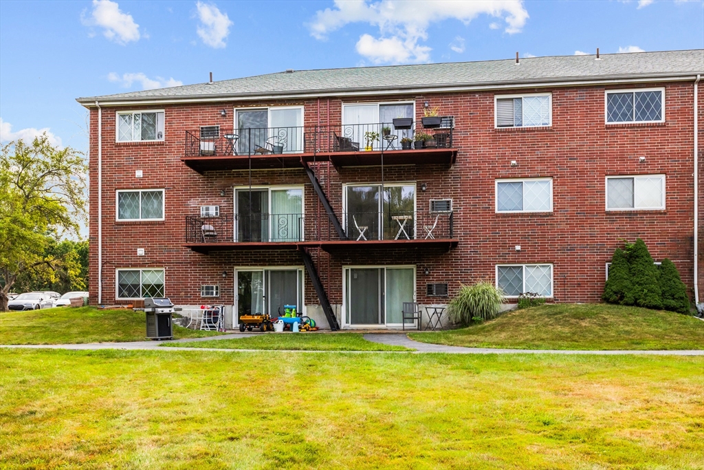 23 Fernview Ave # 4