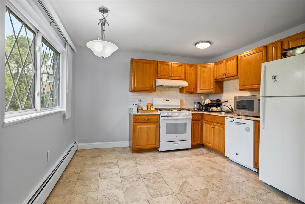 23 Fernview Ave # 4