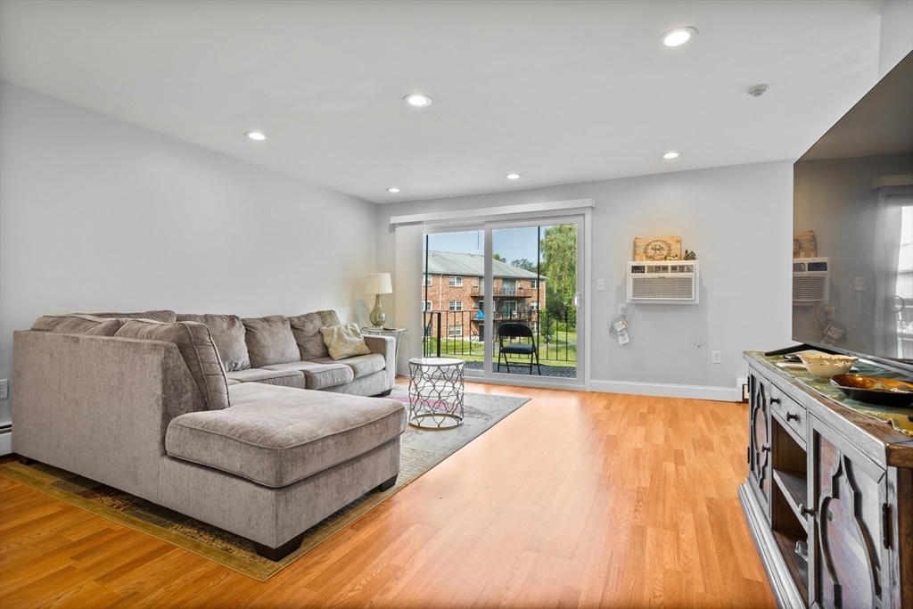 23 Fernview Ave # 4