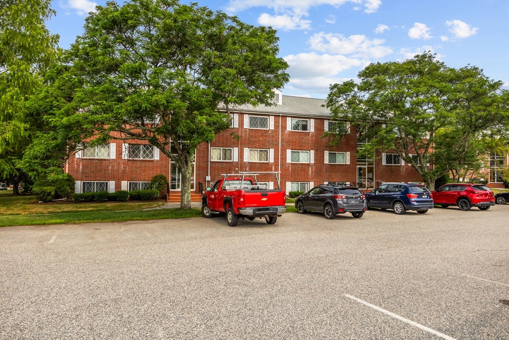 23 Fernview Ave # 4