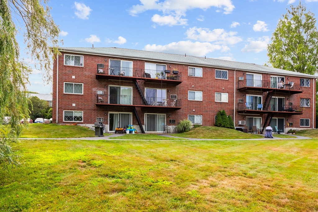 23 Fernview Ave # 4