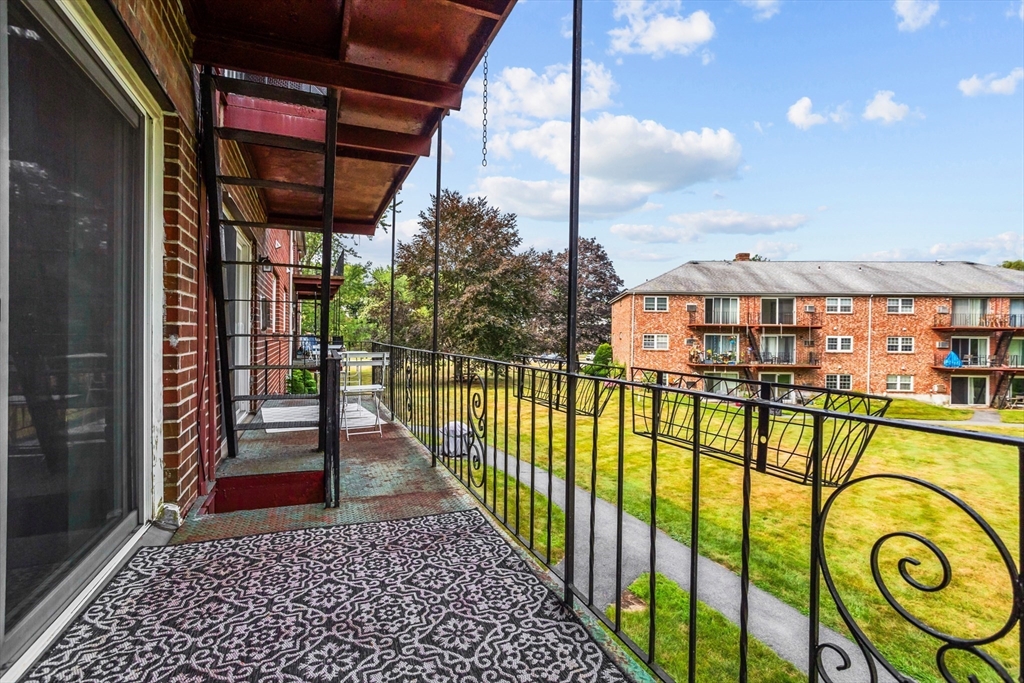 23 Fernview Ave # 4