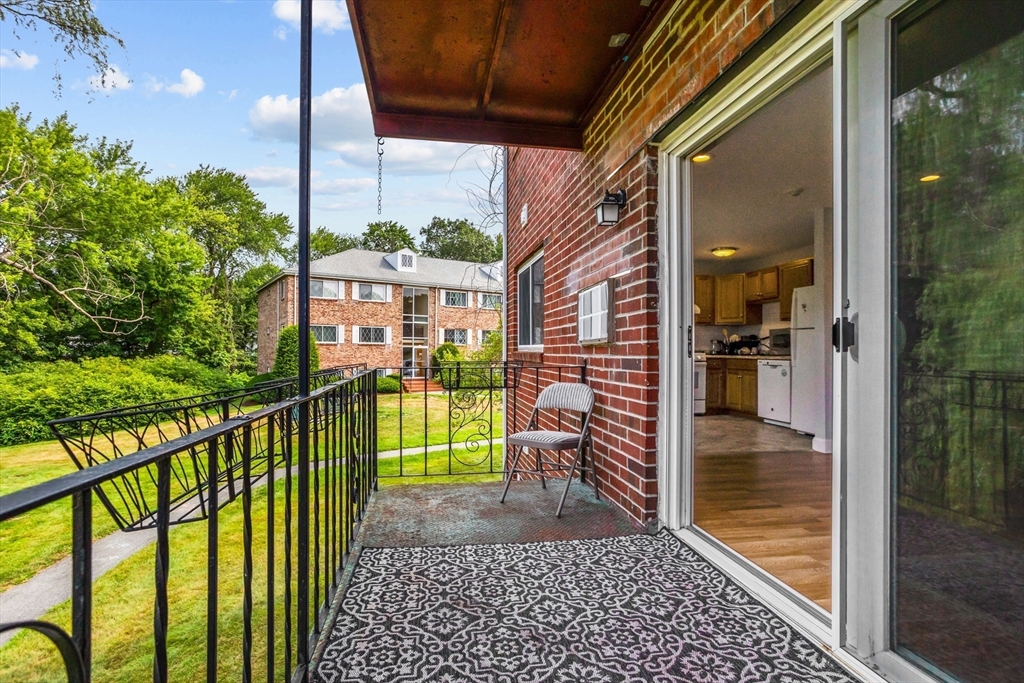 23 Fernview Ave # 4