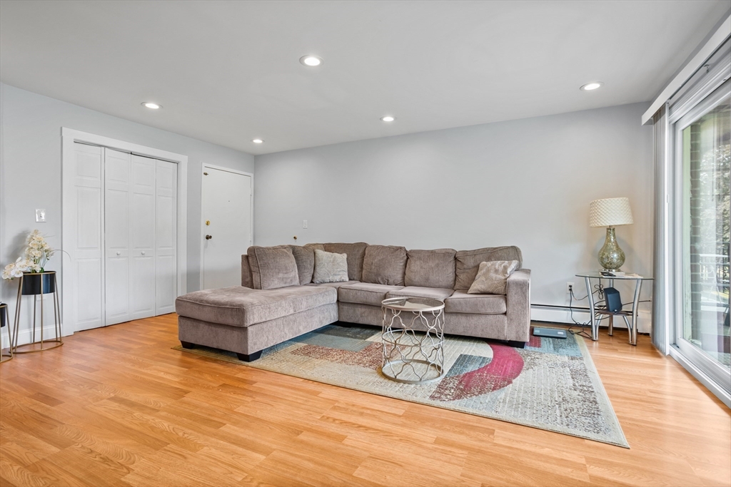 23 Fernview Ave # 4