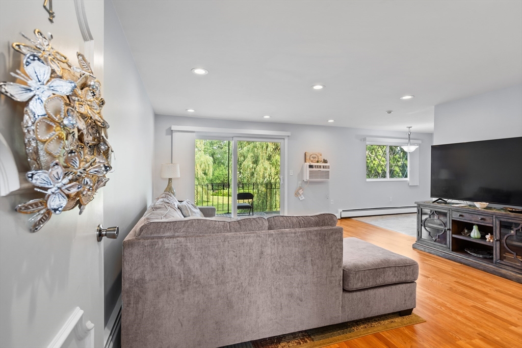 23 Fernview Ave # 4