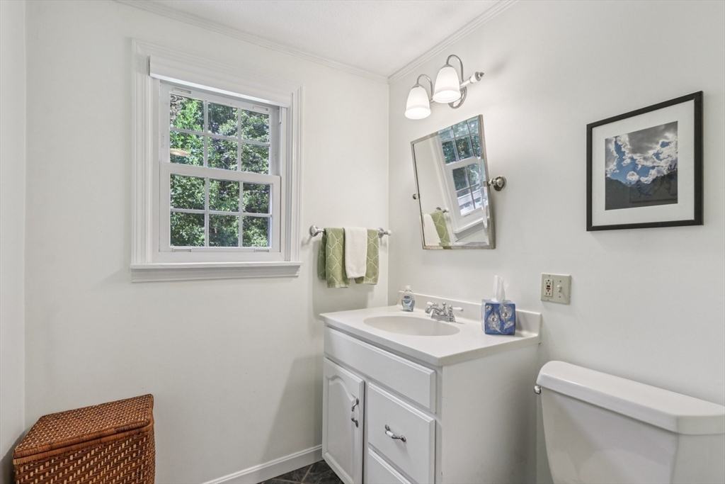 318 Harvard Rd, Stow