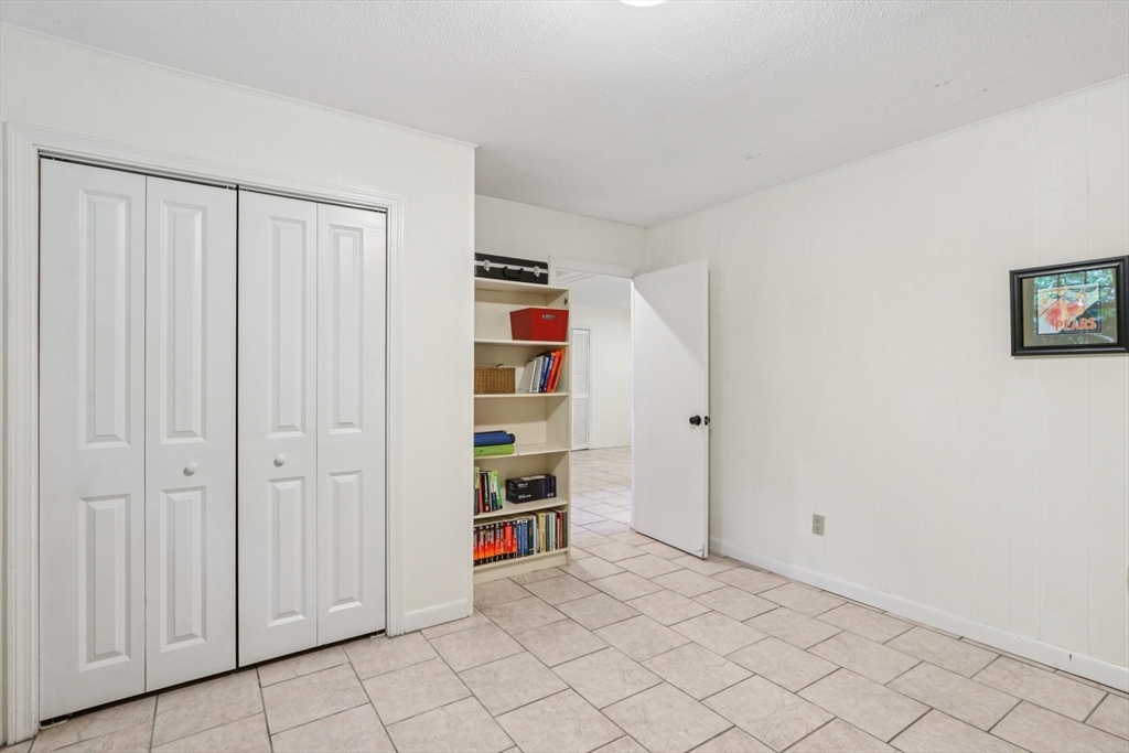 318 Harvard Rd, Stow
