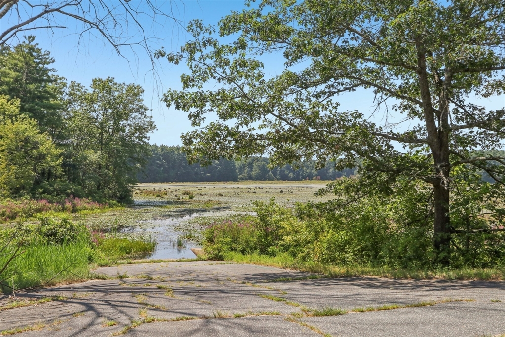 318 Harvard Rd, Stow