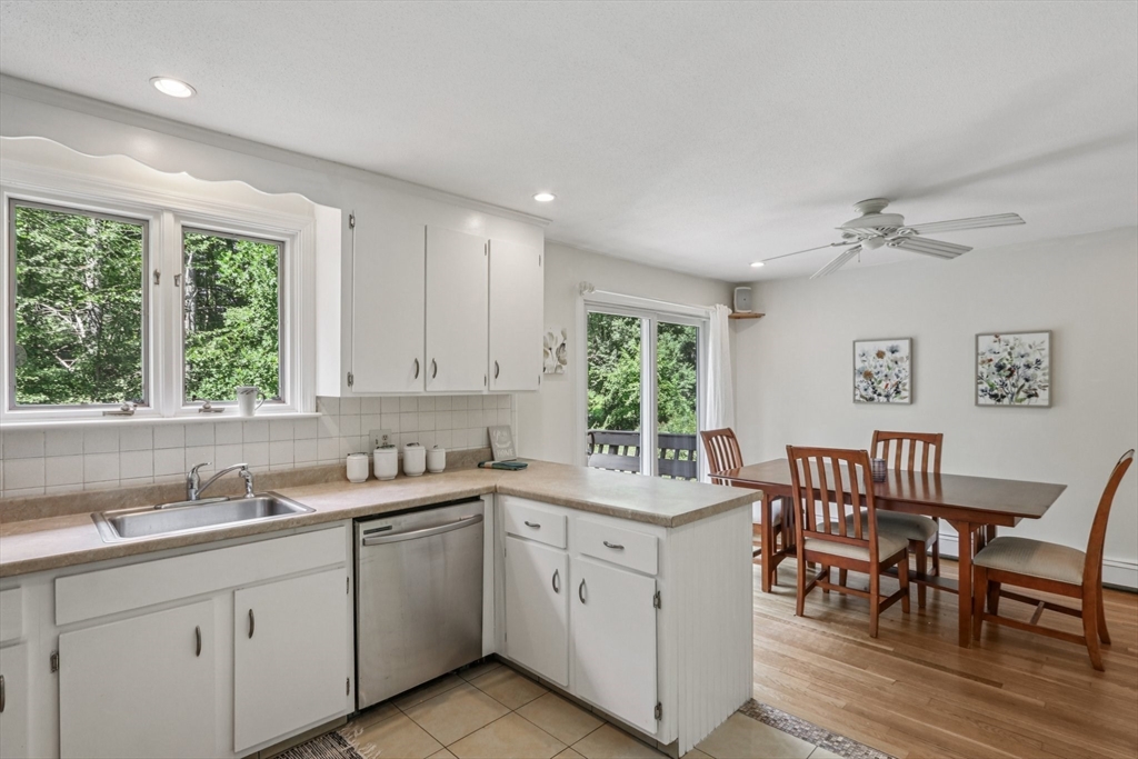 318 Harvard Rd, Stow