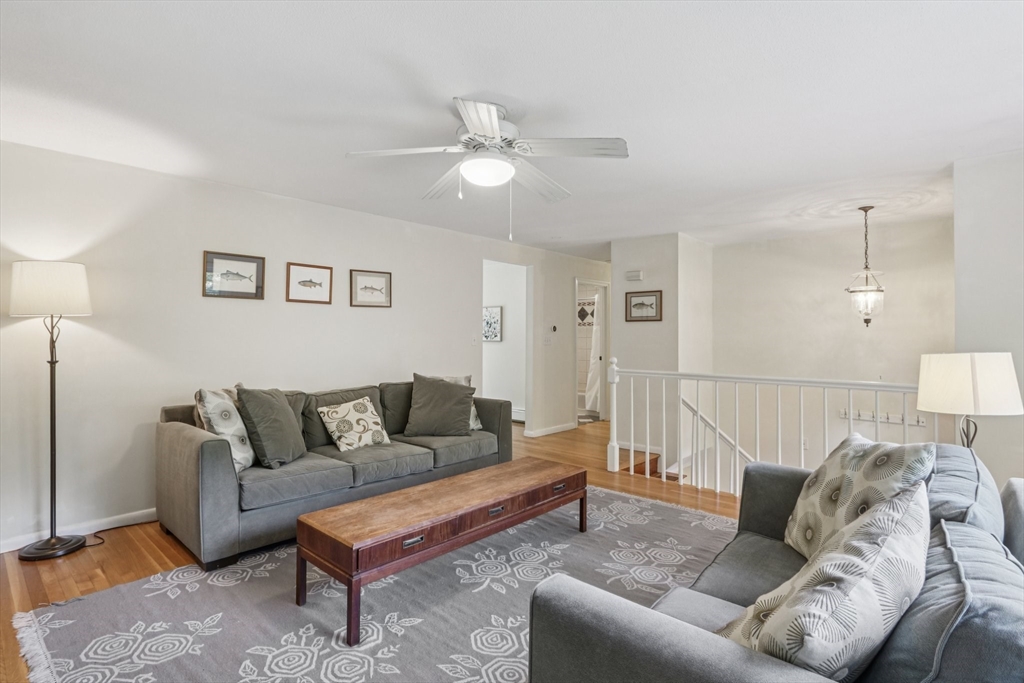 318 Harvard Rd, Stow