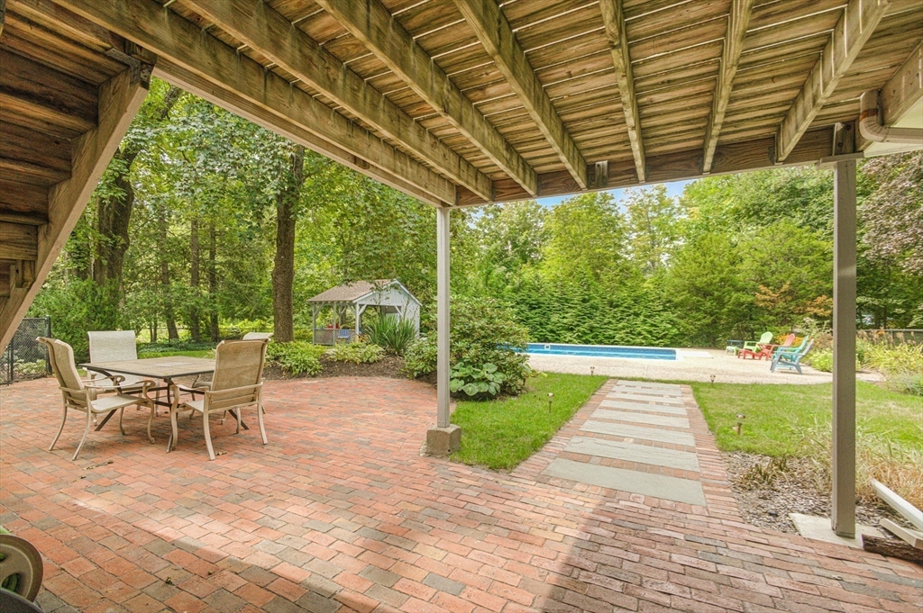 5 Brookside Circle
