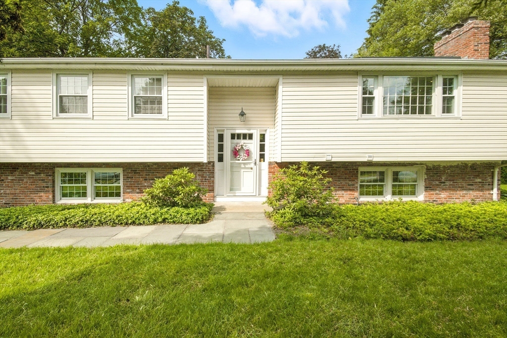 5 Brookside Circle