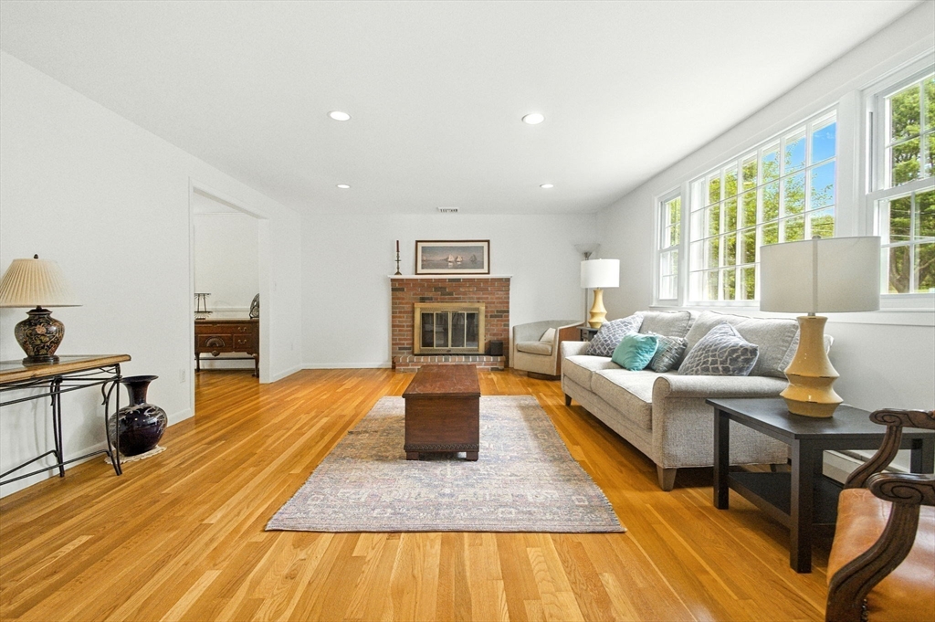 5 Brookside Circle