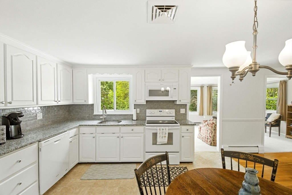 5 Brookside Circle