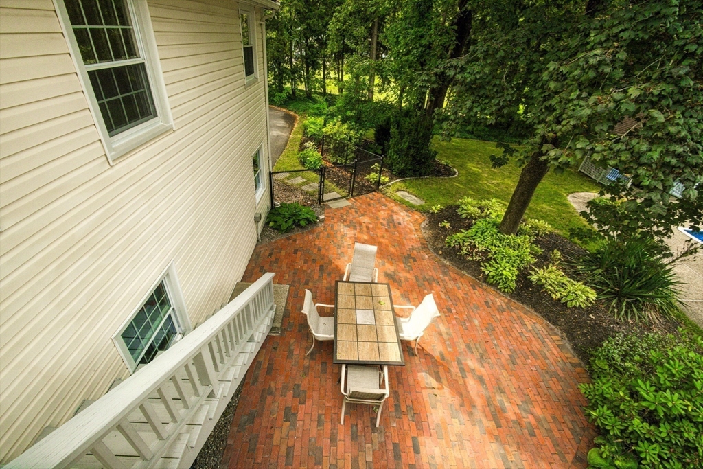 5 Brookside Circle