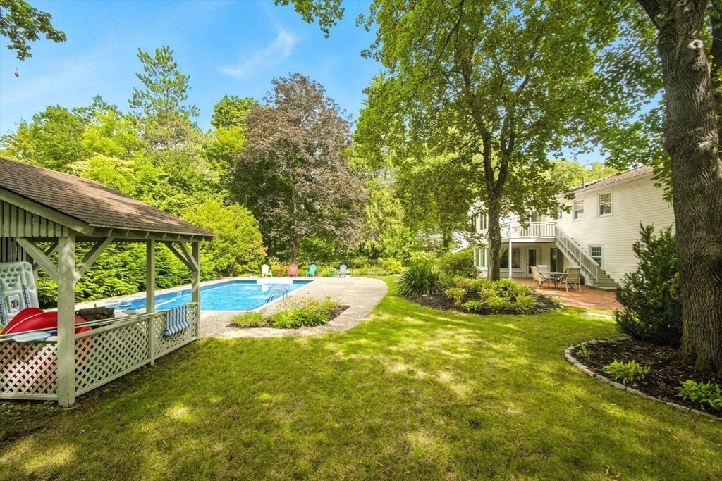 5 Brookside Circle