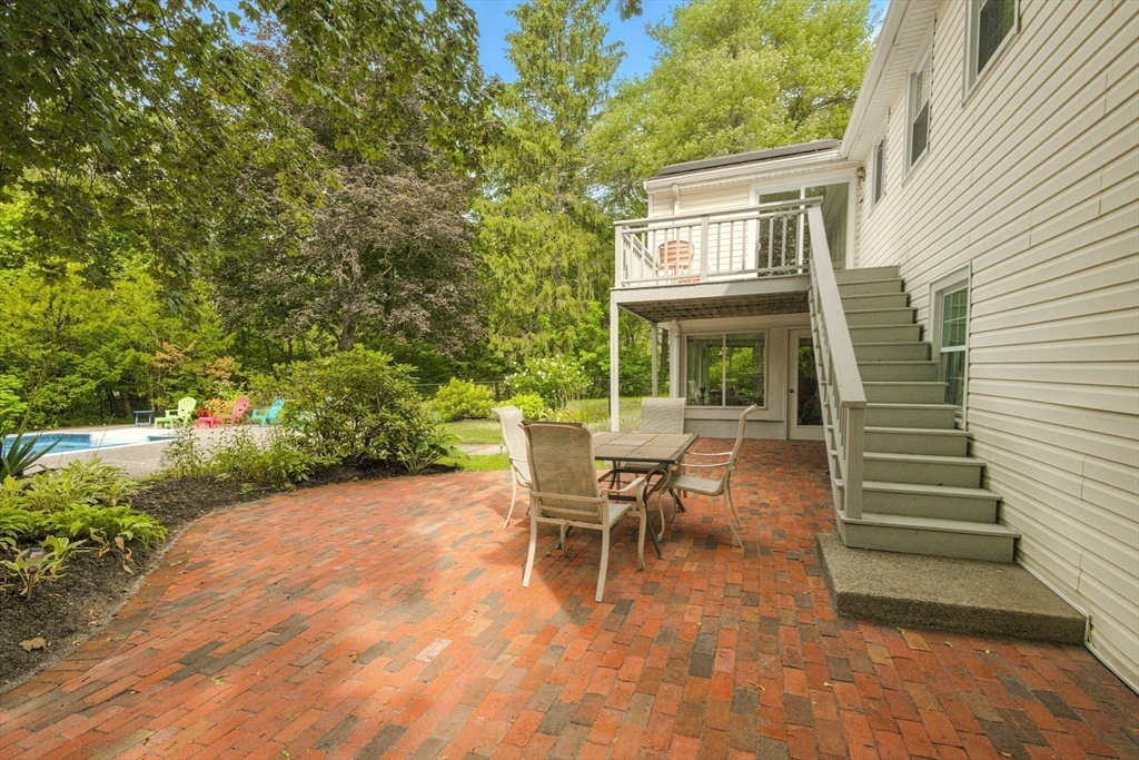 5 Brookside Circle