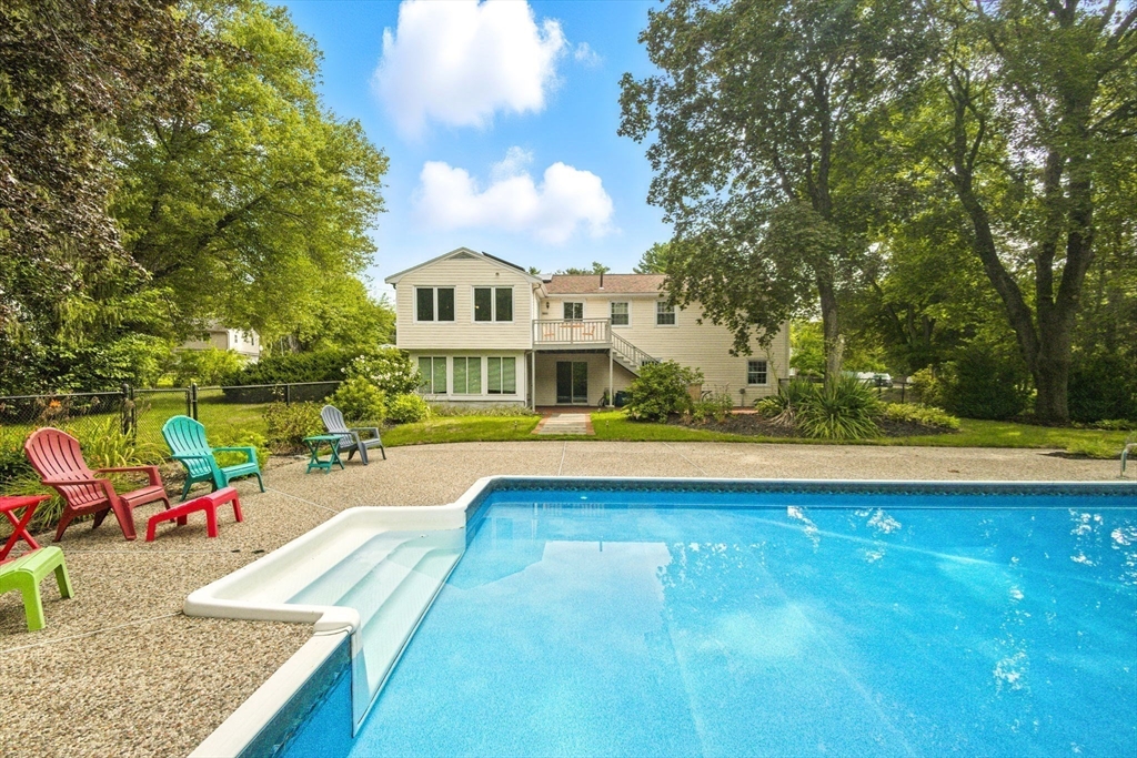 5 Brookside Circle