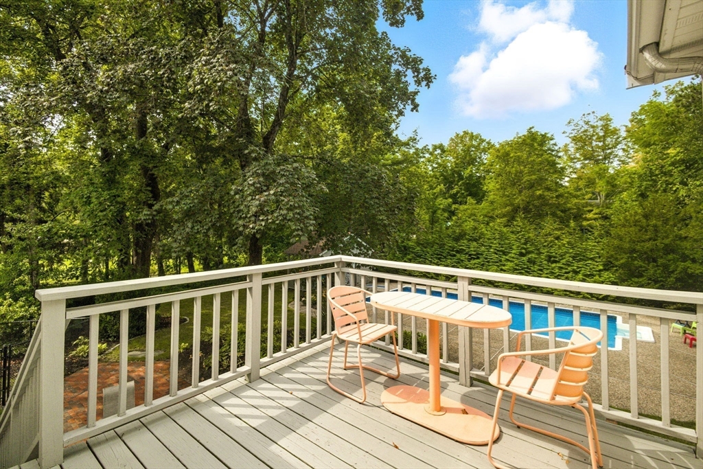 5 Brookside Circle