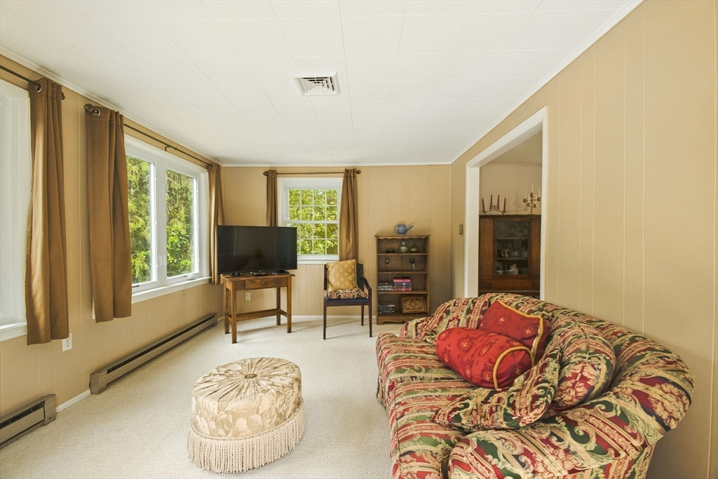 5 Brookside Circle