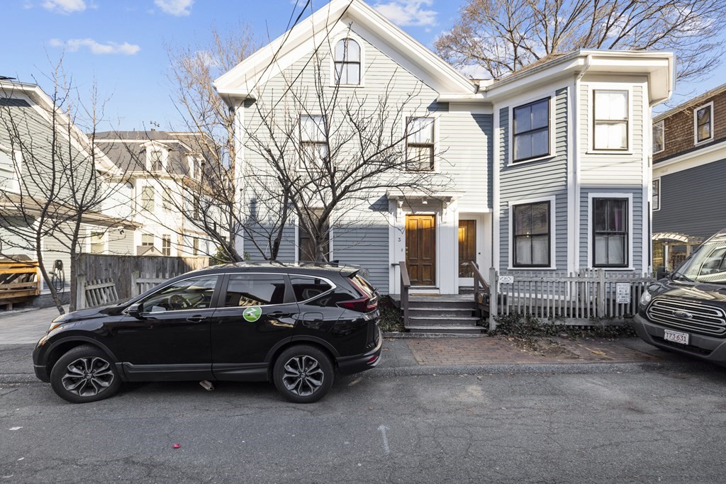 3 Pleasant Pl # 3, Cambridge Unit: 3