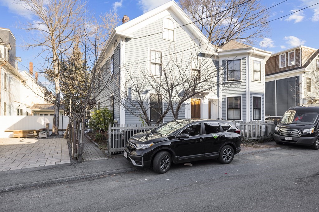 3 Pleasant Pl # 3, Cambridge Unit: 3