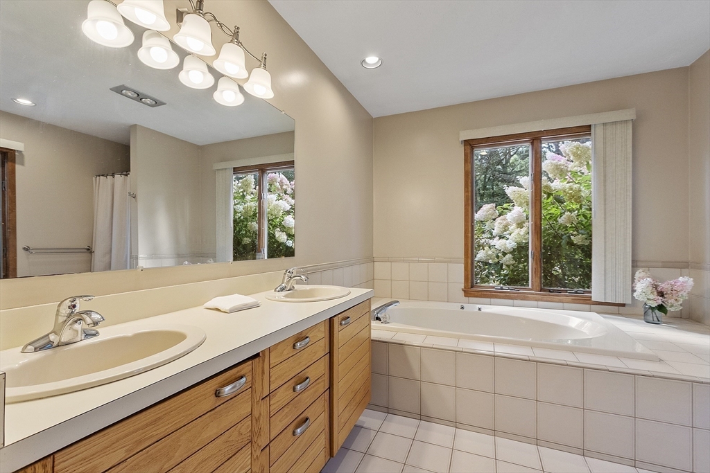 22 Kettle Hole Road