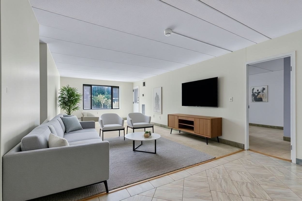 1550 Worcester Road # 101