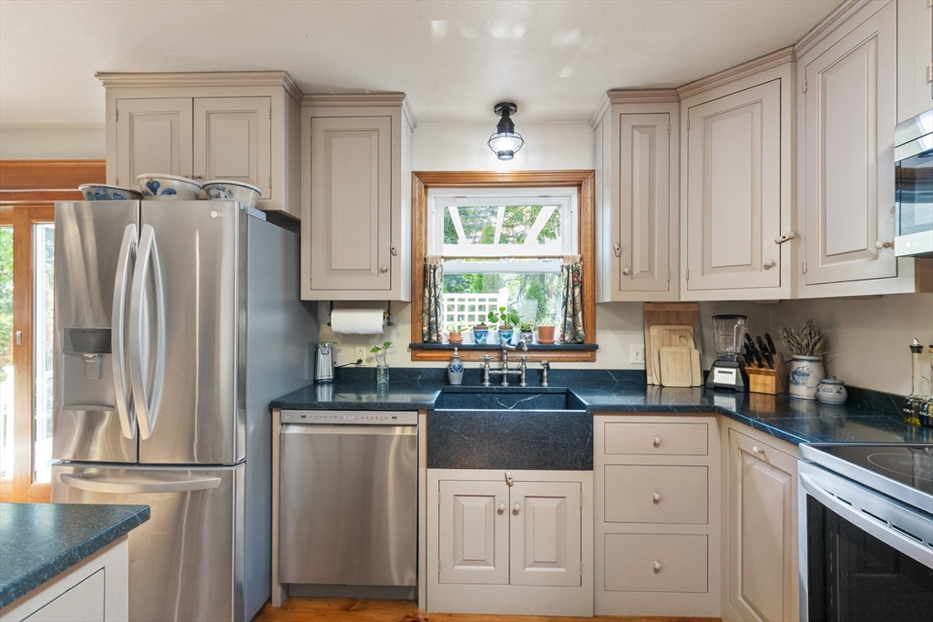 298 Torrey Rd, Southbridge