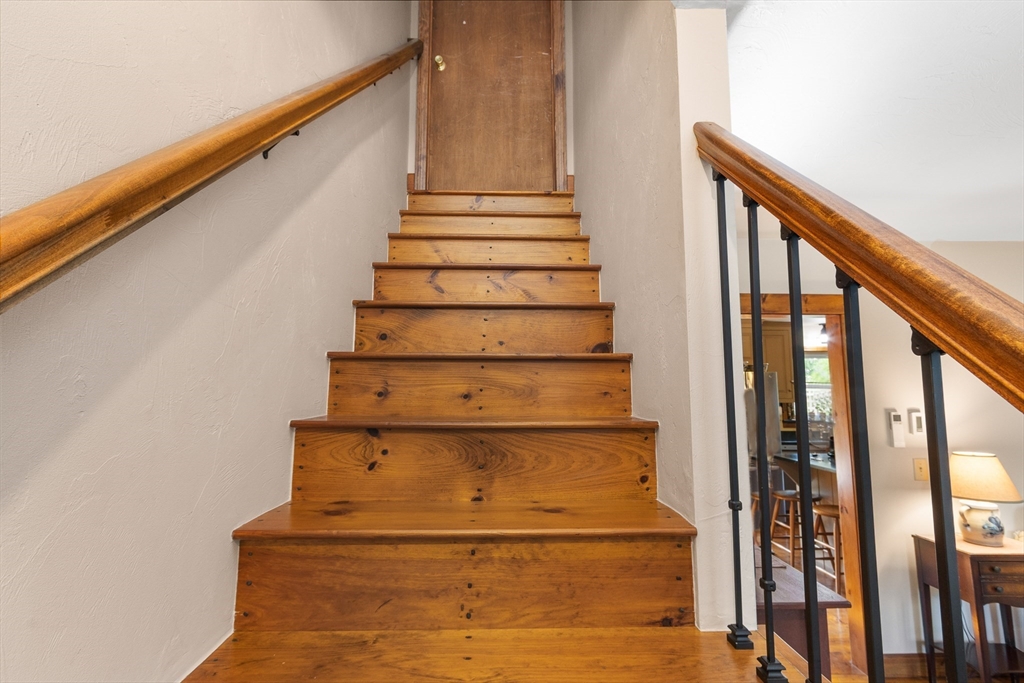 298 Torrey Rd, Southbridge