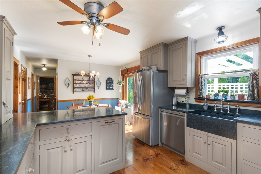 298 Torrey Rd, Southbridge